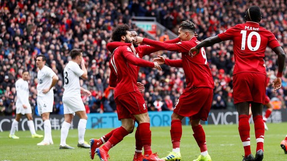 Liverpool - Burnley 4-2: Firmino và Sadio Mane ghi cú đúp, The Kop thắng ngược