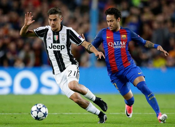 Paolo Dybala (trái, Juve) và Neymar (trong màu áo Barca)