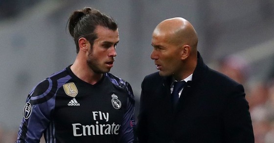 Vì dìm hàng Gareth Bale, Zidane bị mắng là "nỗi ô nhục" ảnh 1