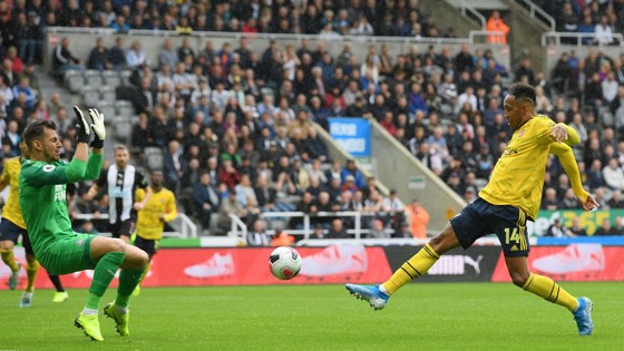 Newcastle - Arsenal 0-1, Aubameyang giúp Pháo thủ hạ gục Chích chòe ảnh 5