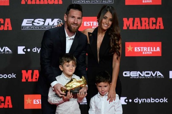 Messi đoạt Chiếc giày vàng thứ 3 liên tiếp 