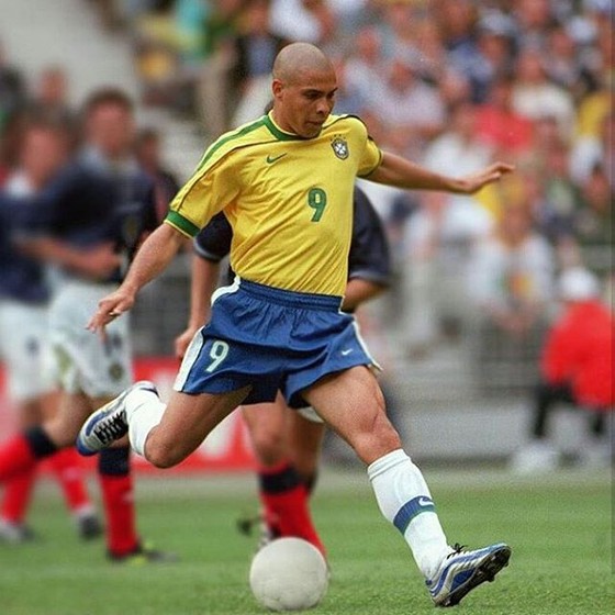 ChỈ có thể so sánh Mbappe với Ronaldo ‘béo” ảnh 1