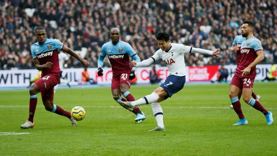 West Ham - Tottenham 2-3: Gà trống lột xác dưới tay Mourinho ảnh 4