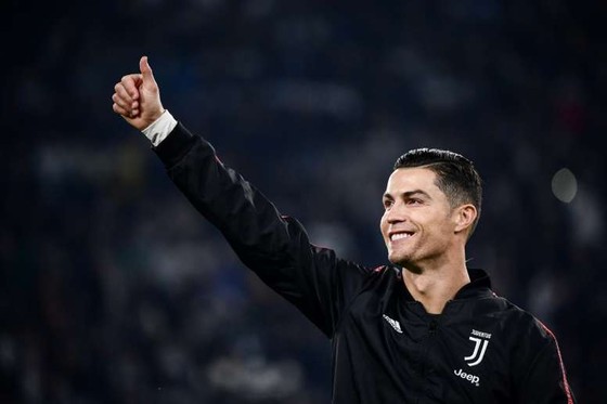 Juventus phải trả Man United 1 triệu euro vì Cristiano Ronaldo