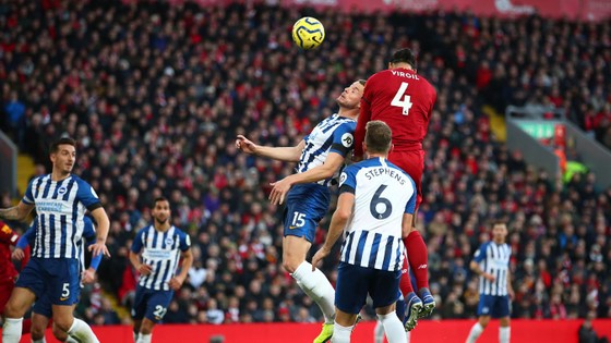 Liverpool - Brighton 2-0: Sát thủ Van Dijk giúp Liverpool bứt xa Man City 11 điểm ảnh 3