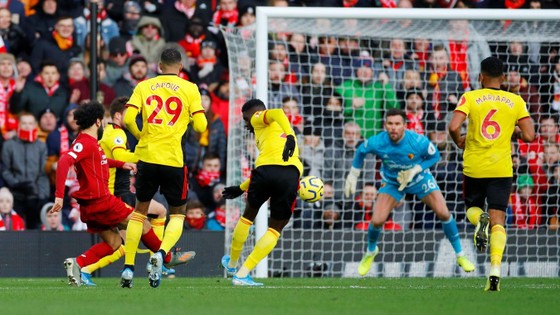 Liverpool - Watford 2-0: Mo Salah tỏa sáng với cú đúp ảnh 6