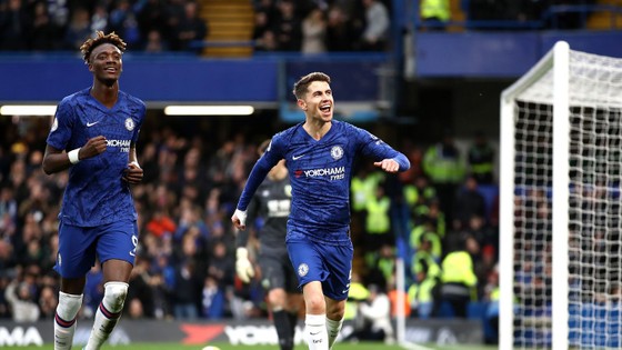 Chelsea - Burnley 3-0: The Blues dạo mát trên sân nhà