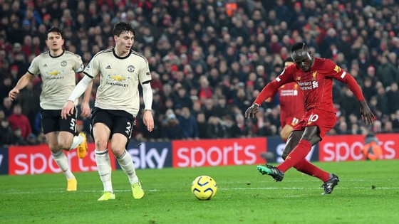 Liverpool - Man United 2-0: Van Dijk, Salah nhấn chìm Quỷ đỏ ảnh 5