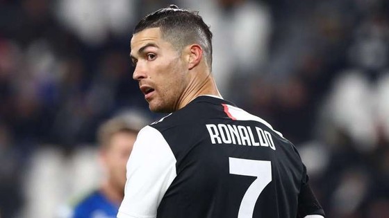 Ronaldo giải quyết 100 vấn đề cho Juventus