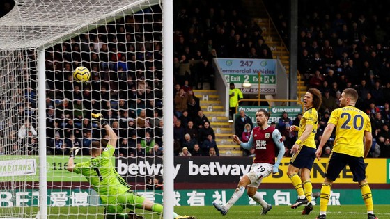 Burnley - Arsenal 0-0: Aubameyang bất lực nhưng Pháo thủ hòa trong may mắn ảnh 8