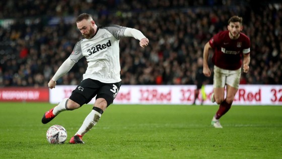 HLV Derby: Rooney sẵn sàng đối mặt Man United ảnh 1