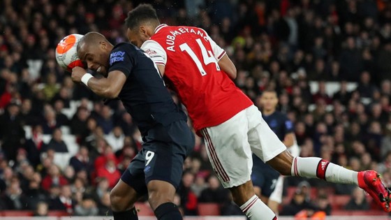 Arsenal - Everton 3-2: Aubameyang ghi cú đúp giúp Pháo thủ ngược dòng ảnh 10