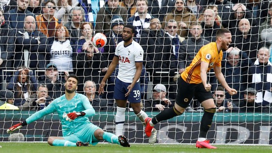 Tottenham - Wolves 2-3: Bầy sói thắng ngược Gà trống ảnh 4
