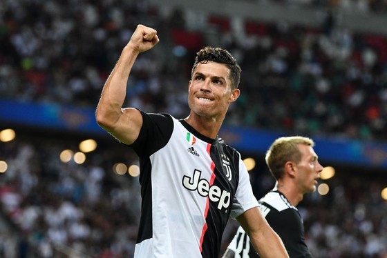 Từ bỏ Juventus, Ronaldo sẽ sang PSG…