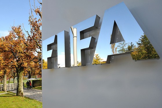 FIFA mở rộng cửa sổ chuyển nhượng đến 5 tháng để thích ứng với COVID-19