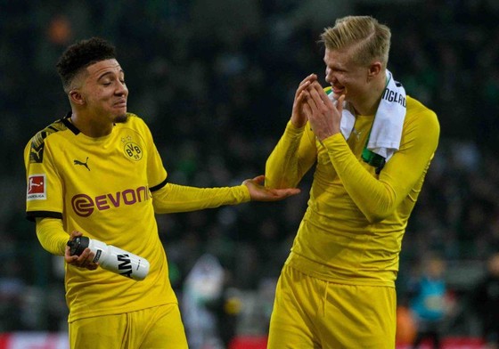 Borussia Dortmund thuyết phục Jadon Sancho và Erling Haaland ở lại