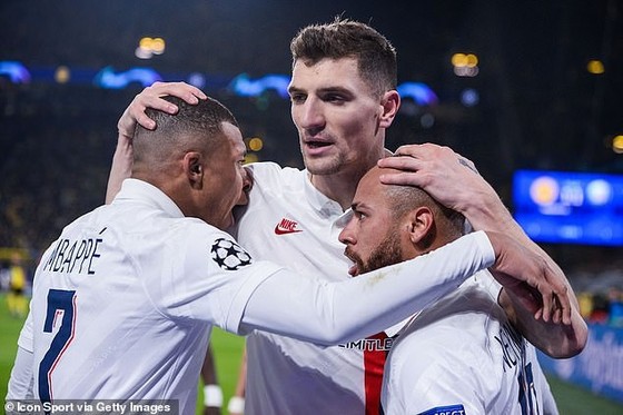PSG muốn chơi Champions League ở nước ngoài ảnh 1