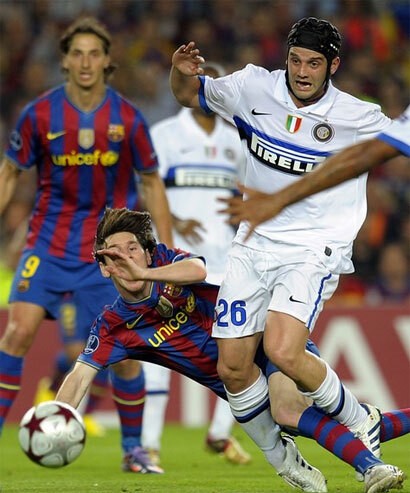 Mourinho đã nói gì khi Guardiola chỉ đạo Ibra trong trận Barca – Inter Milan năm 2010 ảnh 1