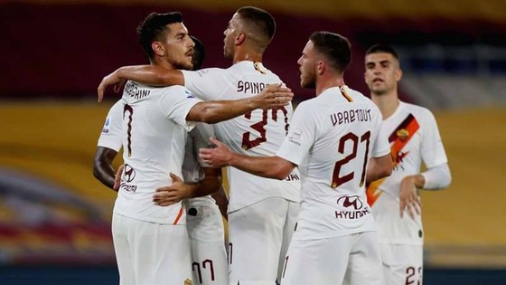 AS Roma mừng chiến thắng