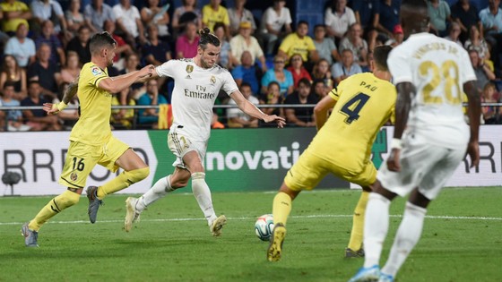 Gareth Bale tung hoàng giữa hàng thủ Villarreal.