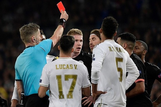 Rooney ủng hộ Manchester City đánh bại Real Madrid trong trò chơi mèo vờn chuột ảnh 1
