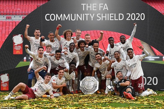 Arsenal đăng quang Community Sheild