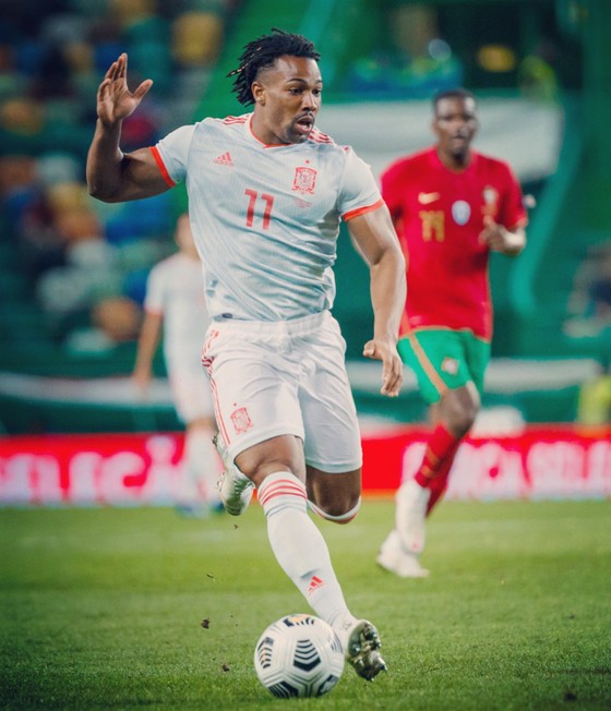 Ra mắt tuyển Tây Ban Nha, Adama Traore tiết lộ lý do rời Barcelona ảnh 1