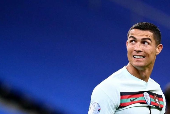 Ronaldo trong màu áo tuyển Bồ Đào Nha