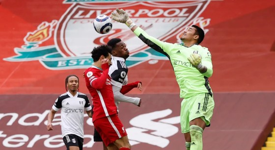 Fulham nhấn chìm Liverpool ở Anfield: Chiến thắng của lòng quả cảm ảnh 1