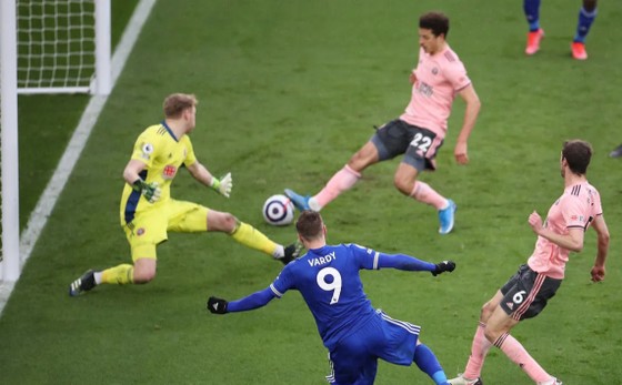 Iheanacho ghi hat-trick giúp Leicester nhấn chìm Sheffield United ảnh 4