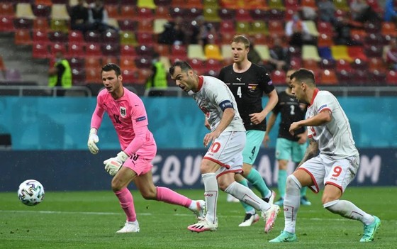 Áo – Bắc Macedonia 3-1: Alaba và Arnautovic tỏa sáng giúp Áo thắng trận đầu tiên ở Euro ảnh 4