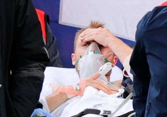Christian Eriksen hồi tỉnh sau 13 phút cấp cứu ca trụy tim