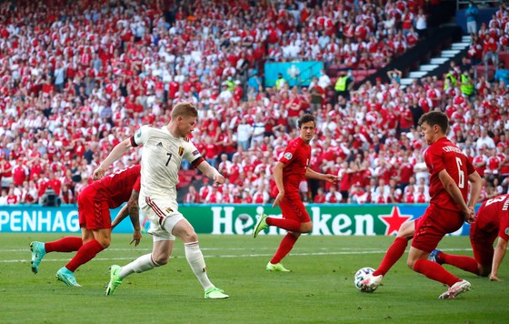 Đan Mạch – Bỉ 1-2, Quỷ đỏ ngược dòng khi Hazard và De Bruyne xuất trận ảnh 3