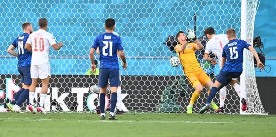 Slovakia - Tây Ban Nha 0-5: Chiến thắng kiểu bật nắp champagne của Luis Enrique ảnh 6