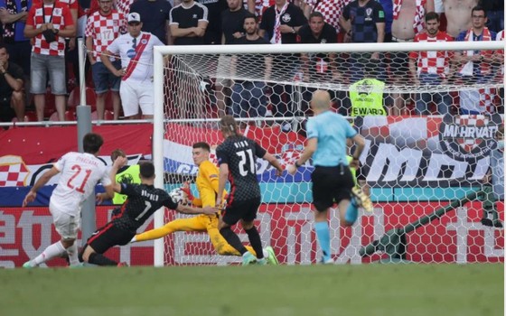 Croatia – Tây Ban Nha 3-5 (hiệp phụ): Unai Simon tặng quà, Sarabia, Torres, Morata tạo kỷ lục ghi bàn Euro ảnh 9