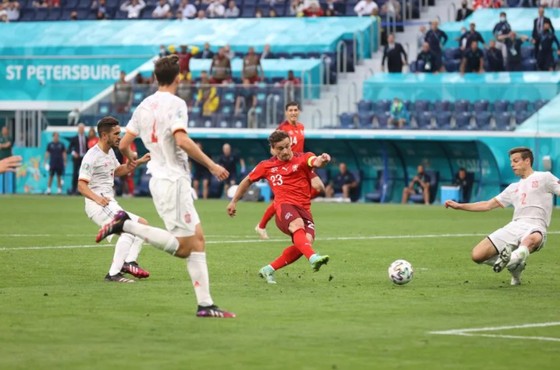 Tây Ban Nha – Thụy Sĩ 1-1 (luân lưu 3-1): Bò tót vào bán kết khi Unai Simon tỏa sáng trên chấm 11m ảnh 2