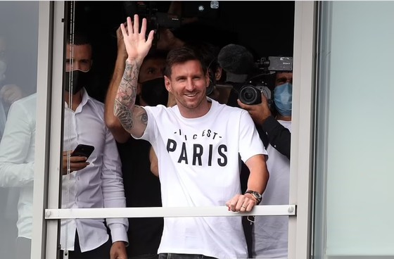 Messi chính thức ký hợp đồng với PSG, khoác áo số 30 ảnh 1