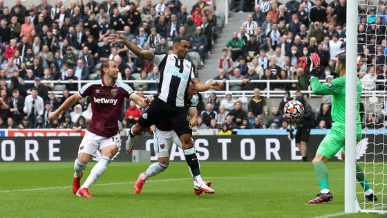 Newcastle – West Ham 2-4: Antonio ghi kỷ lục khi West Ham thắng ngược Chim chích chòe ảnh 1