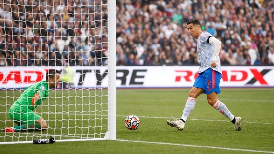 West Ham – Man United 1-2: Ronaldo mở điểm, Lingard khóa đuôi, nhưng De Gea  mới là người hùng ảnh 3