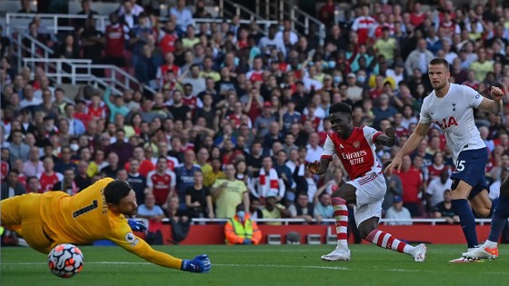 Arsenal - Tottenham 3-1: Smith Rowe, Aubameyang và Saka nổi lửa ở Emirates ảnh 3