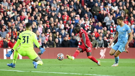 Liverpool – Manchester City 2-2: Vũ điệu Salah và Mane, đòn sát thủ Foden và De Bruyne ảnh 1