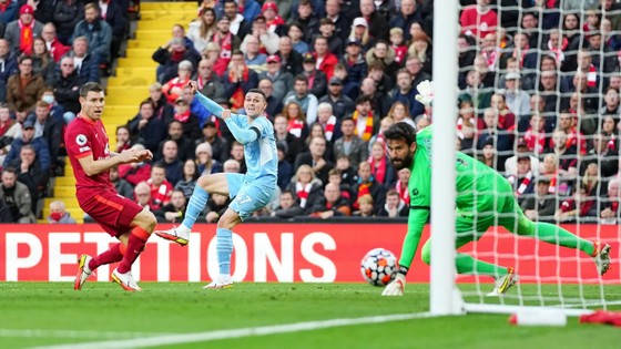 Liverpool – Manchester City 2-2: Vũ điệu Salah và Mane, đòn sát thủ Foden và De Bruyne ảnh 2