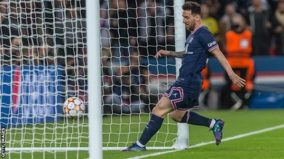 Messi ghi bàn gỡ hòa cho PSG