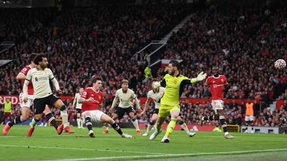 Man United – Liverpool 0-5: Mo Salah lập hat-trick trong chiến thắng lịch sử ở Old Trafford  ảnh 3