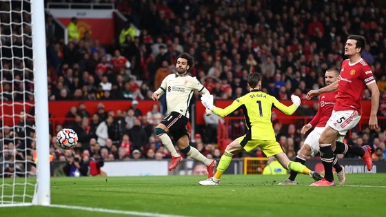 Man United – Liverpool 0-5: Mo Salah lập hat-trick trong chiến thắng lịch sử ở Old Trafford  ảnh 5