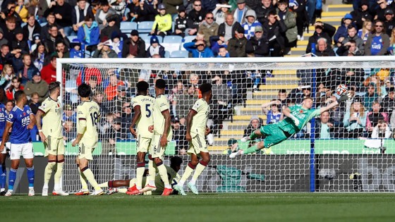 Leicester City – Arsenal 0-2: Smith Rowe và Gabriel phá tan sào huyệt của Bầy cáo ảnh 3