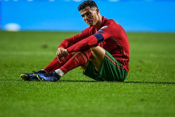 HLV Santos giải thích thái độ của Ronaldo, cam đoan đưa Bồ Đào Nha đến Qatar ảnh 2