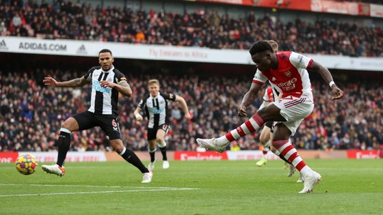 Arsenal - Newcastle 2-0: Ngón đòn sát thủ của Bukayo Saka và Martinelli ảnh 2