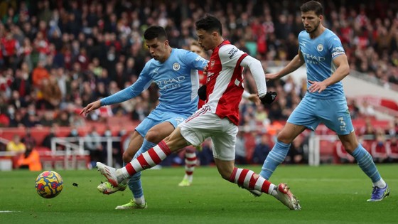 Arsenal – Manchester City 1-2: Pháo thủ thua đau trong màn diễn chói sáng của Saka và Martinelli ảnh 3