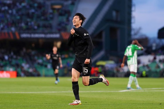 Daichi Kamada ấn định chiến thắng cho Eintracht Frankfurt trước Real Betis